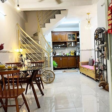 Homestay Ms. Hoa Хошимин Екстериор снимка